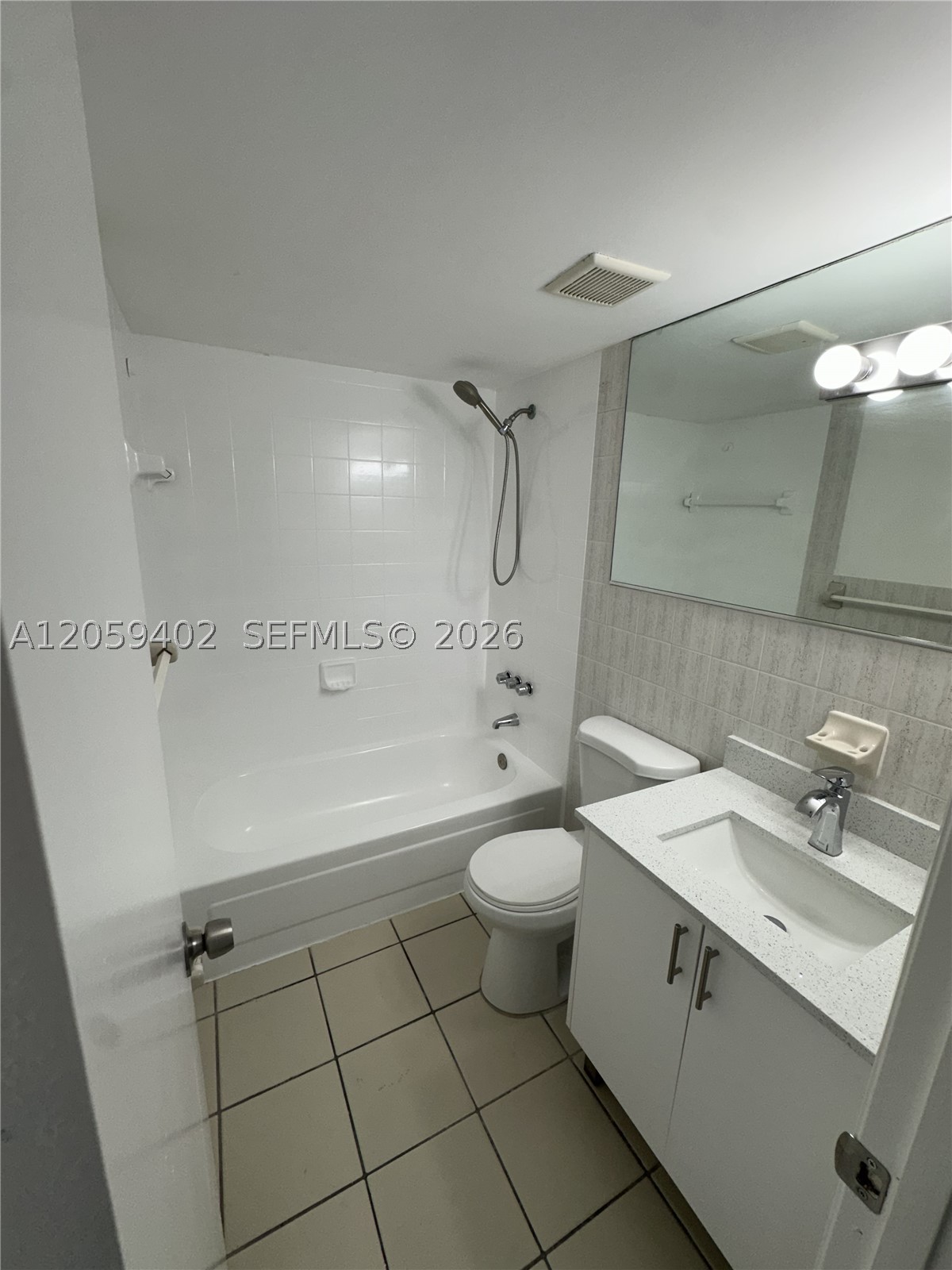 2046 W Flagler St 409 Property Photo 12