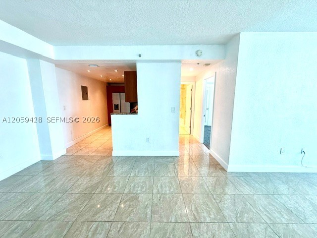 7501 E Treasure Dr 5h Property Photo 3