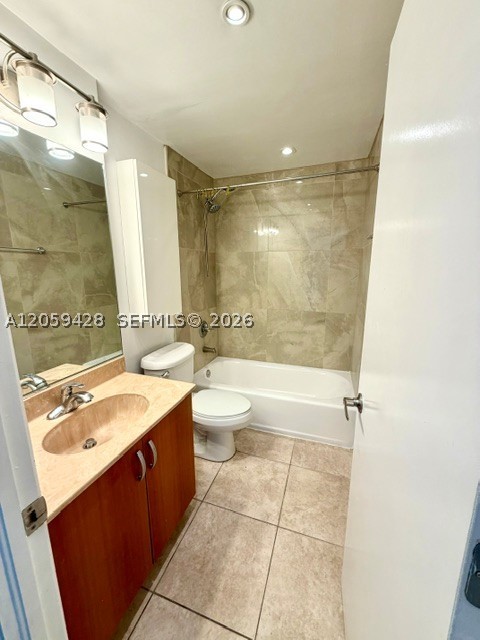 7501 E Treasure Dr 5h Property Photo 16