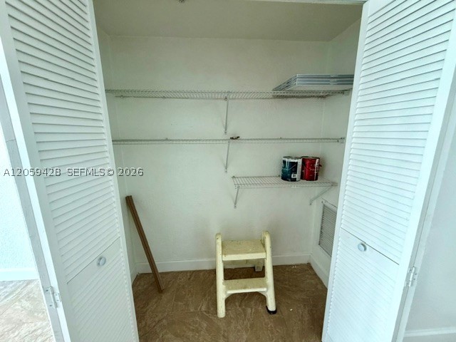 7501 E Treasure Dr 5h Property Photo 17