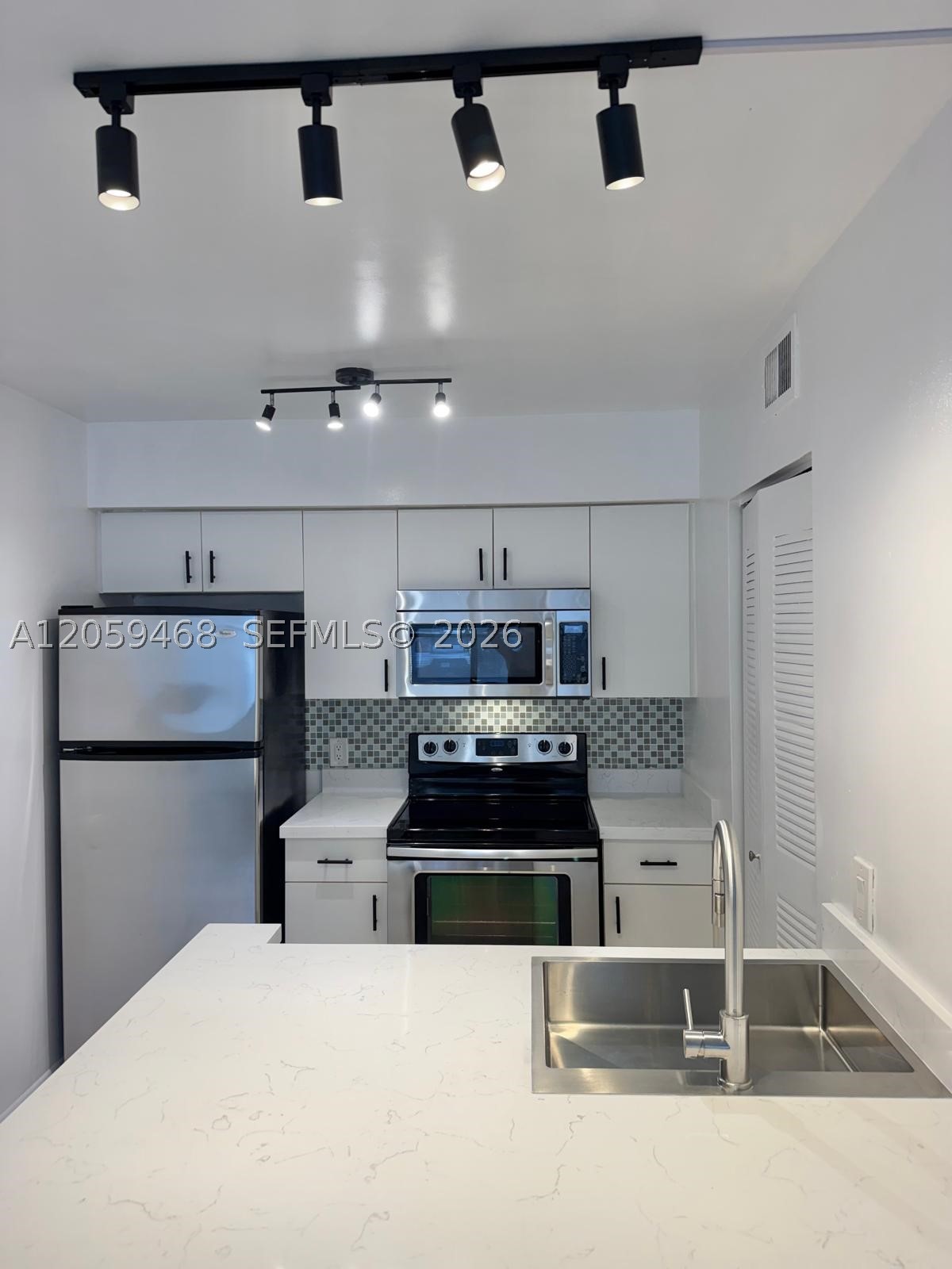 540 S Park Road 111-9 Property Photo 5