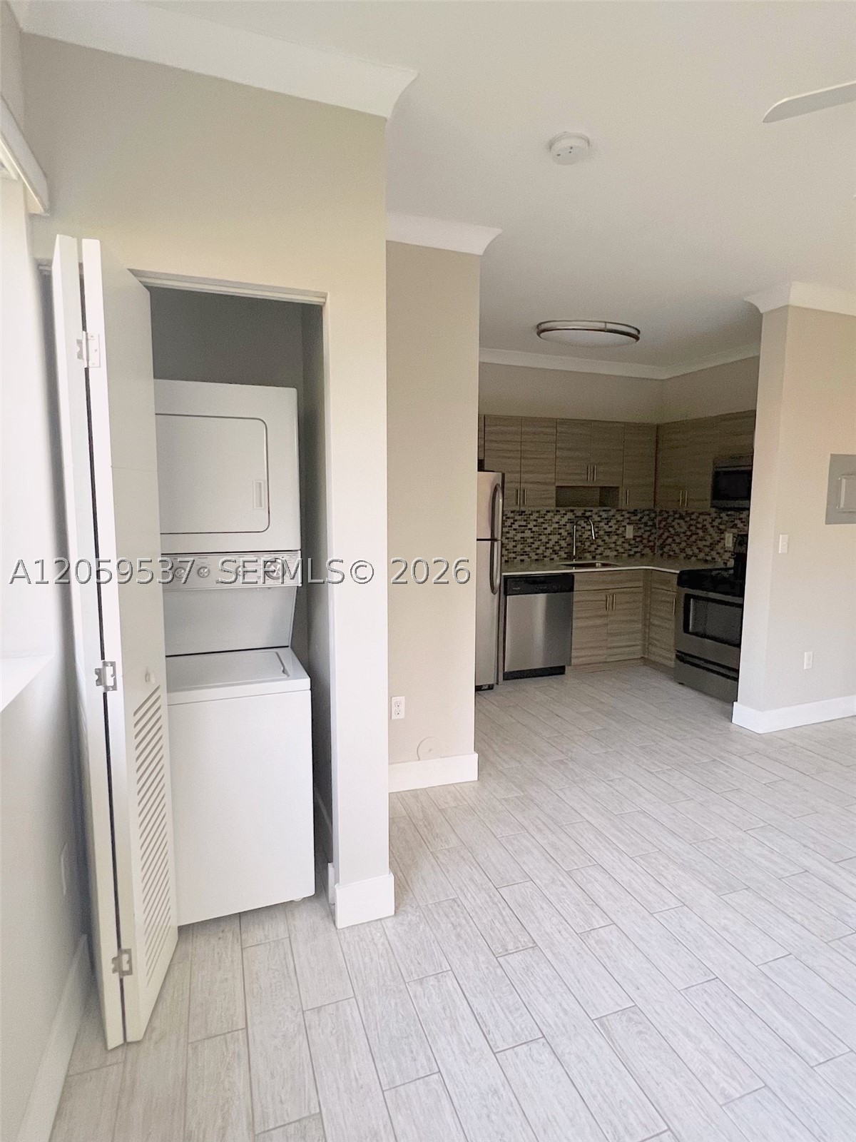 115 Menores Ave 12 Property Photo 6
