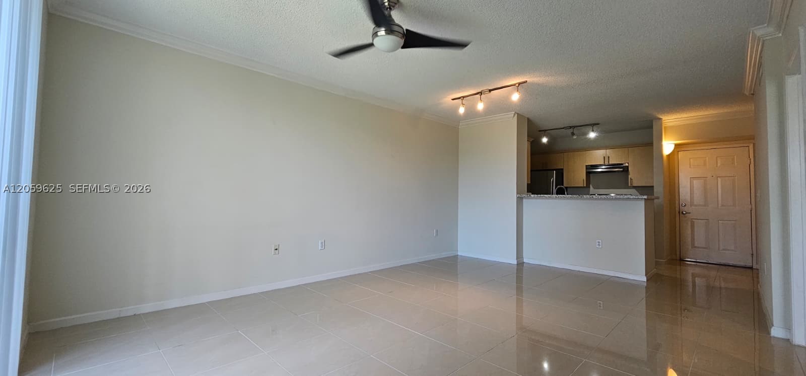 1919 Van Buren St 515a Property Photo 3
