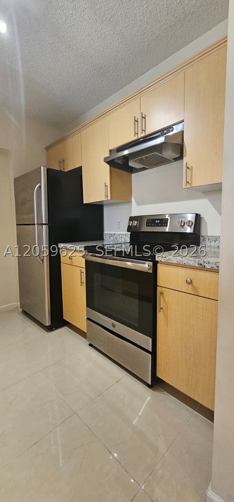 1919 Van Buren St 515a Property Photo 4