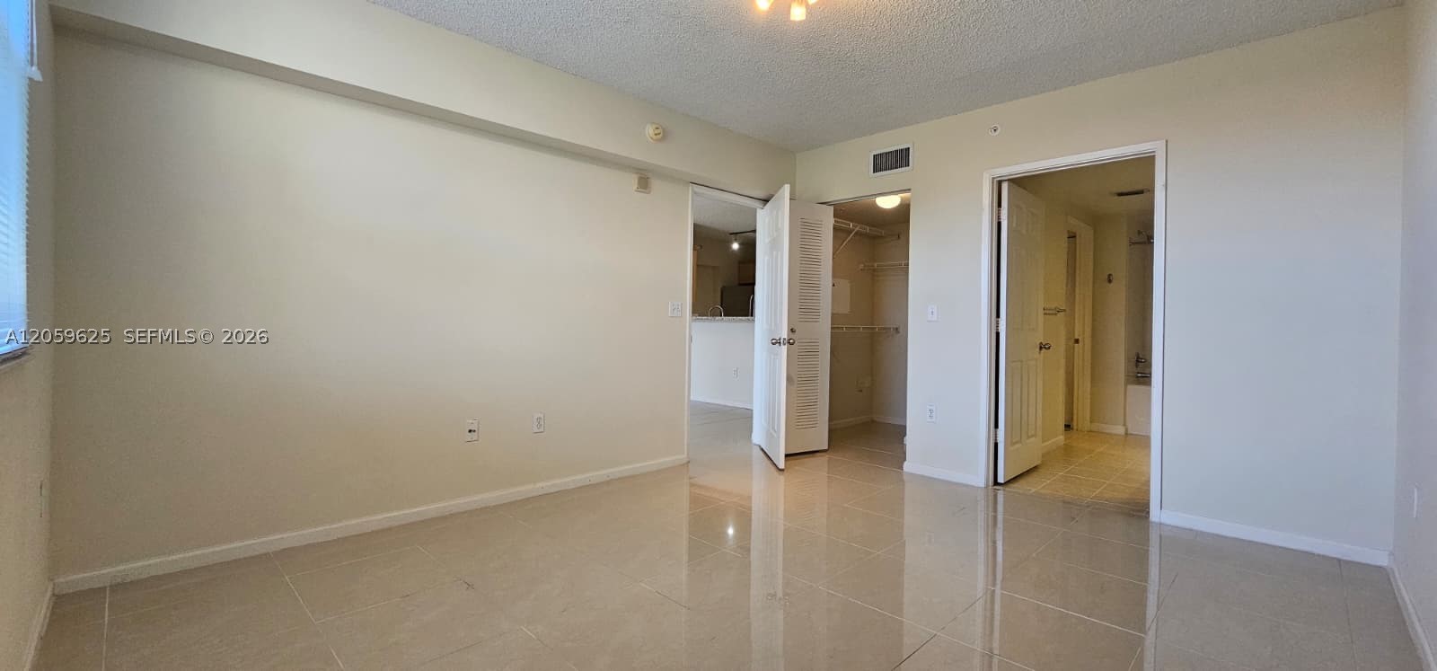 1919 Van Buren St 515a Property Photo 11