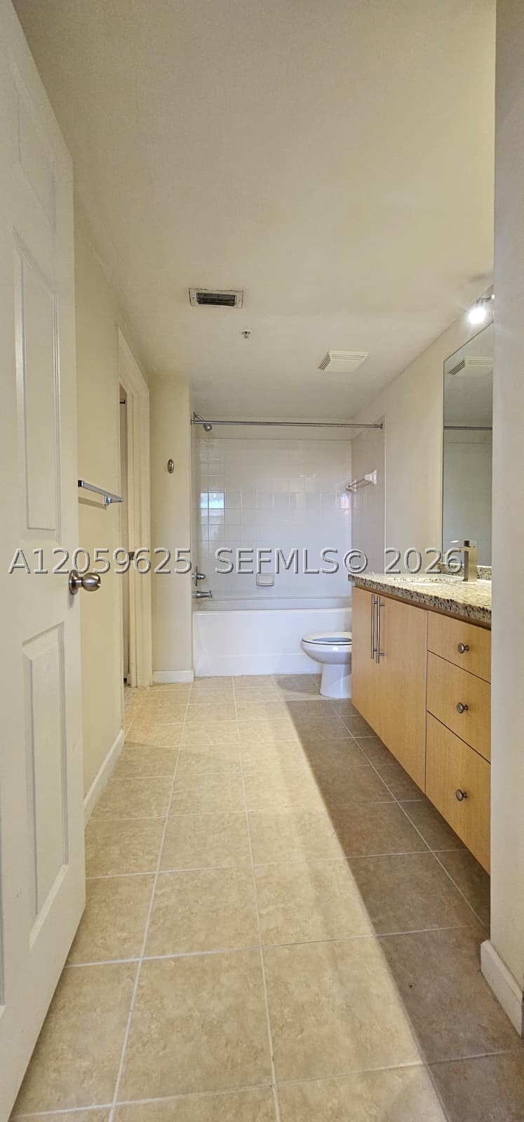 1919 Van Buren St 515a Property Photo 12