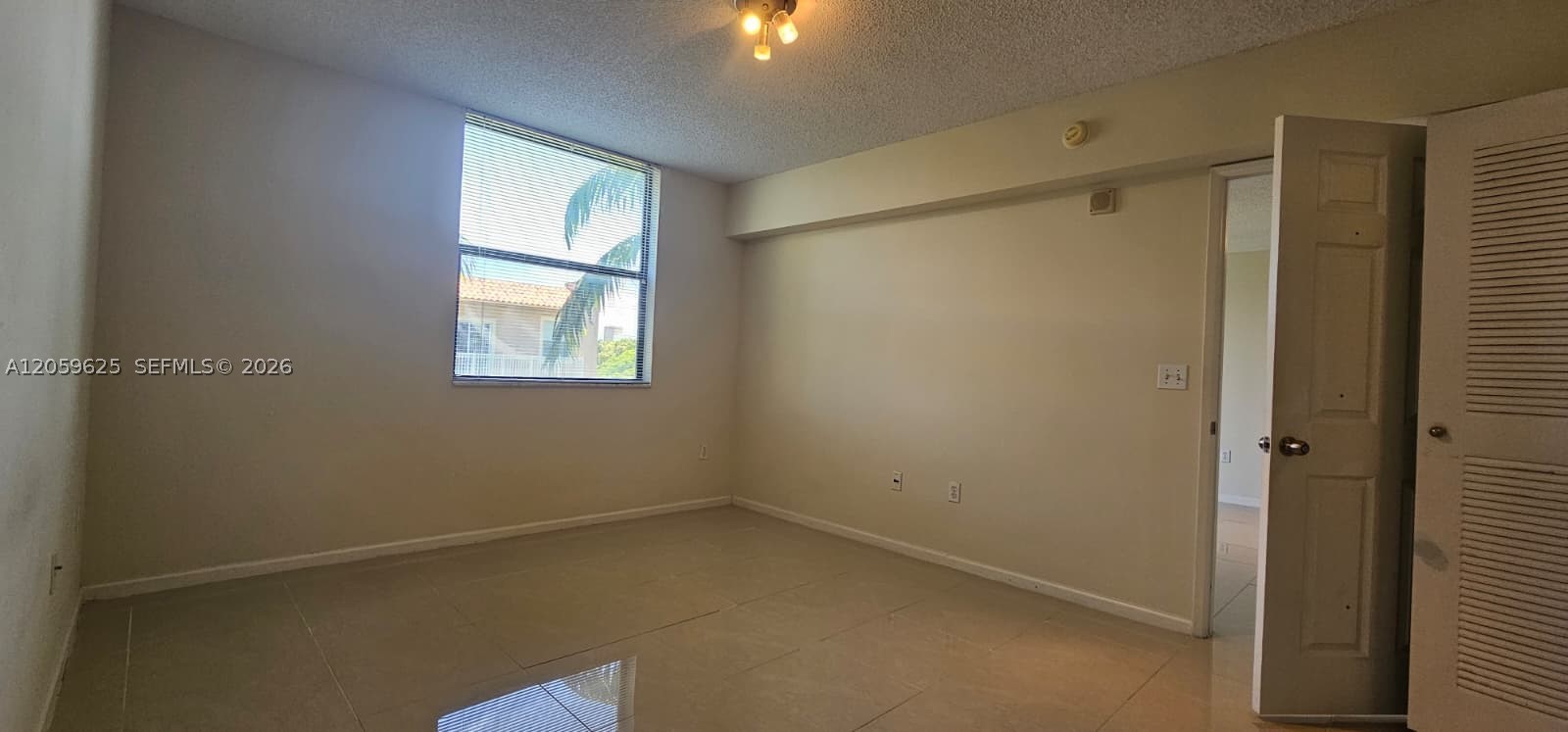 1919 Van Buren St 515a Property Photo 14