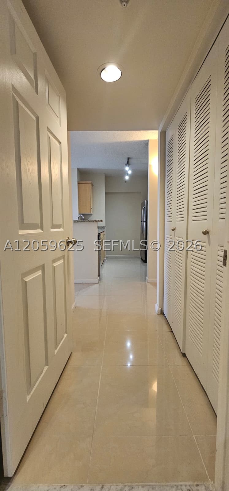 1919 Van Buren St 515a Property Photo 17