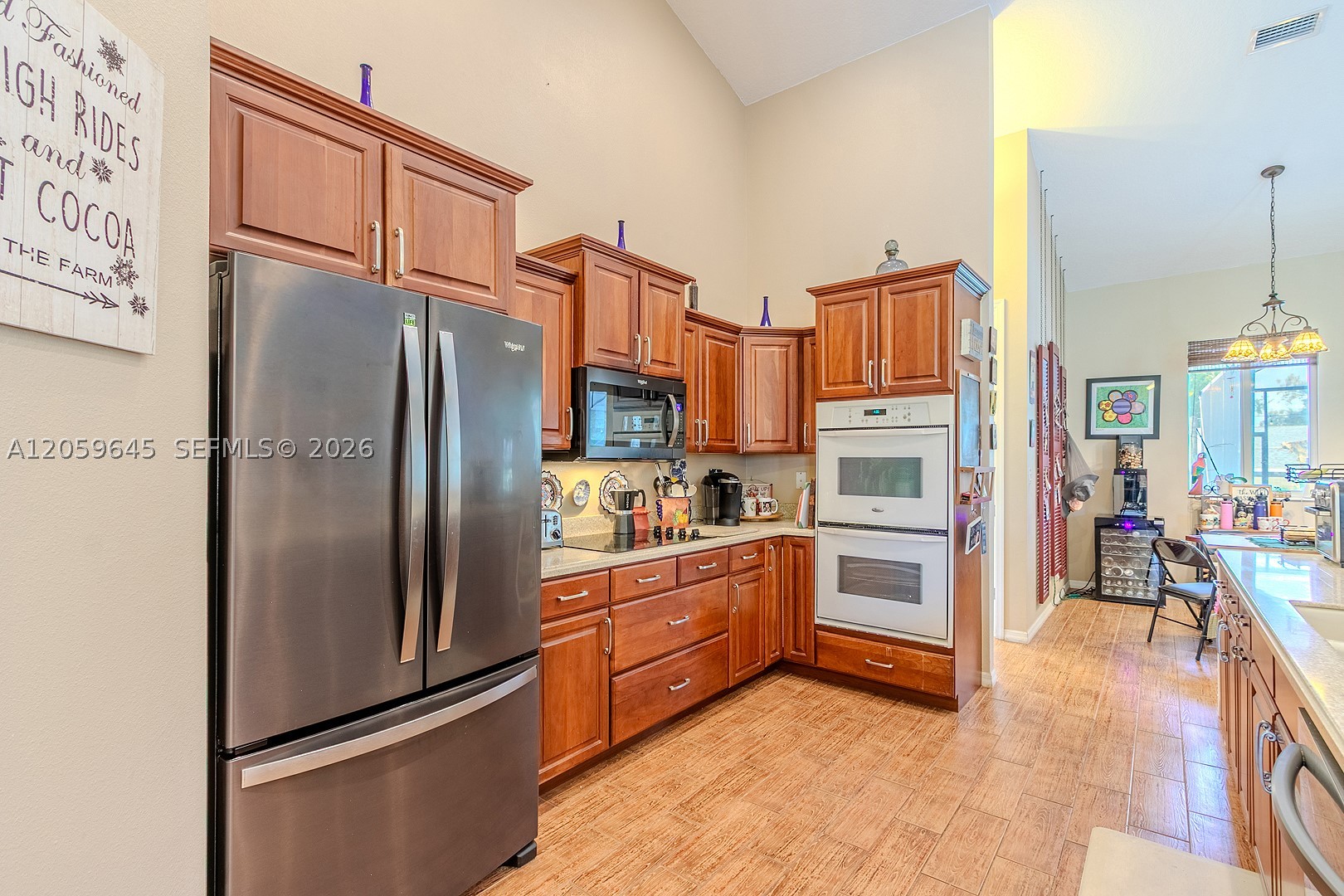 374 Parker St Ne Property Photo 12