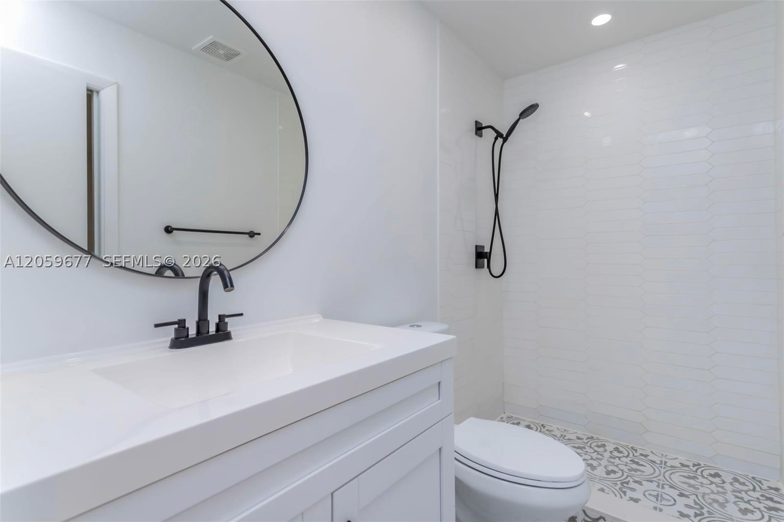 931 Ne 199th St 201-22 Property Photo 5