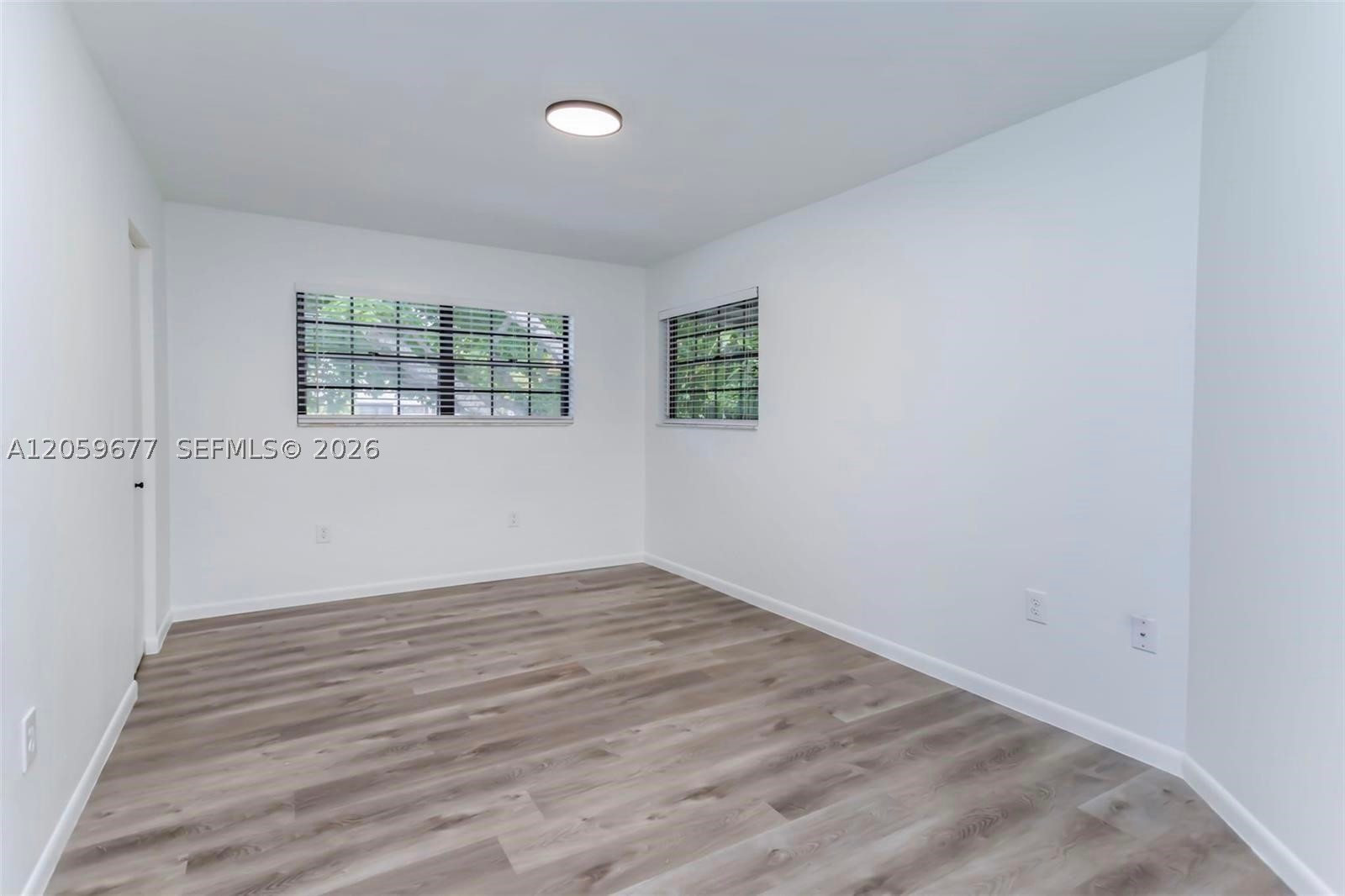 931 Ne 199th St 201-22 Property Photo 12