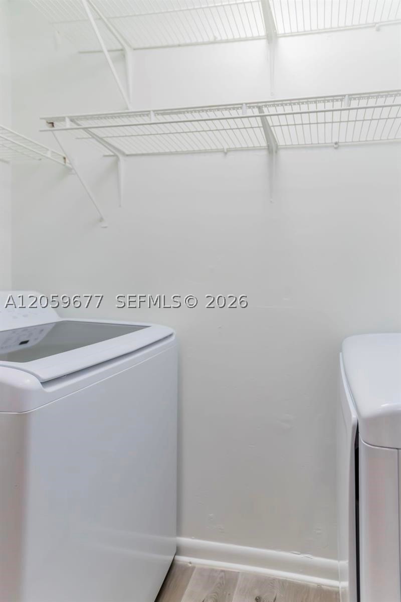 931 Ne 199th St 201-22 Property Photo 13