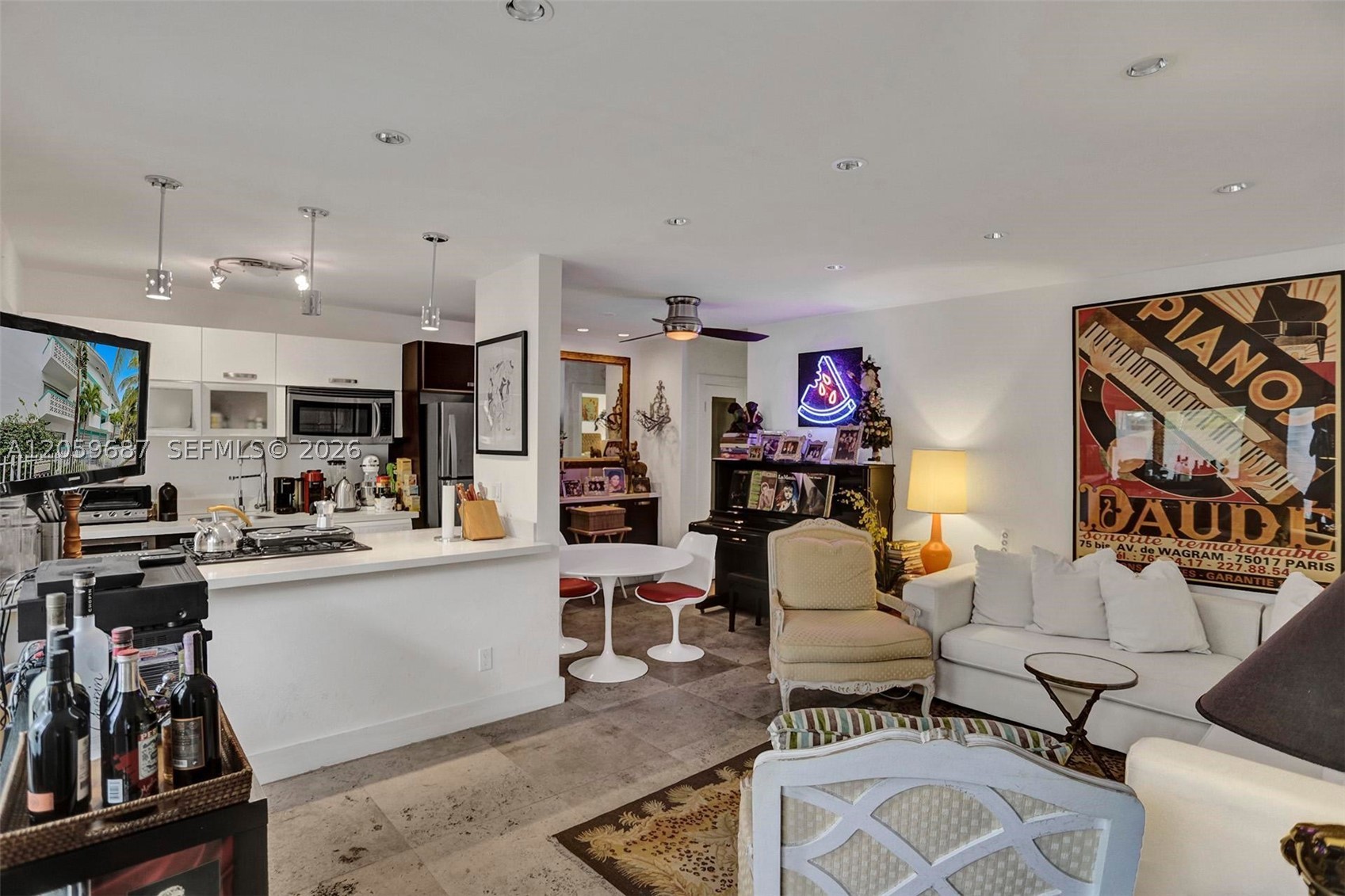 350 Collins Ave 310 Property Photo 1