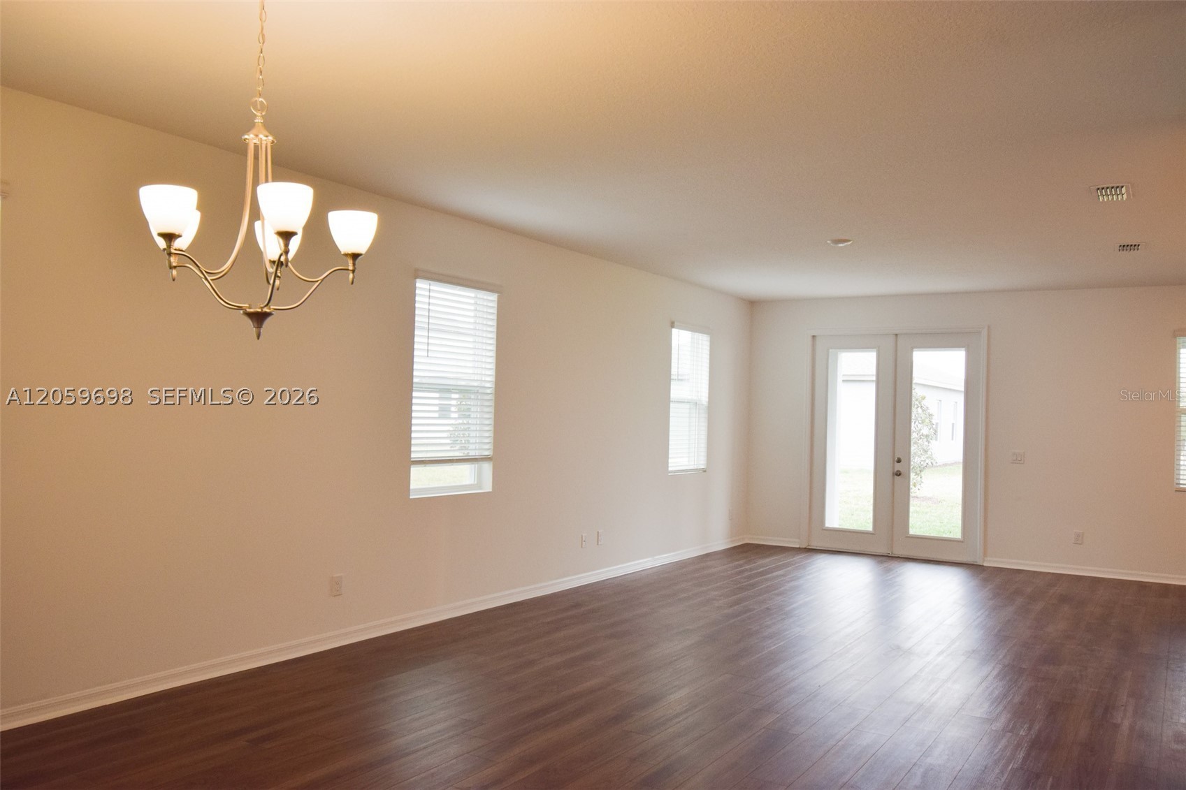 2370 Lancashire St Property Photo 4