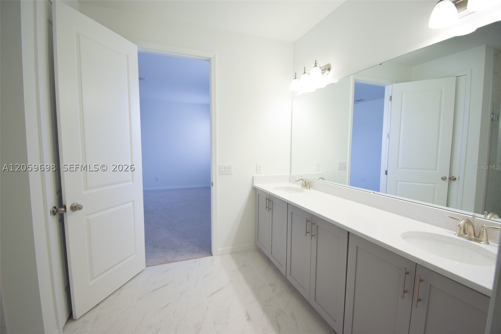 2370 Lancashire St Property Photo 24