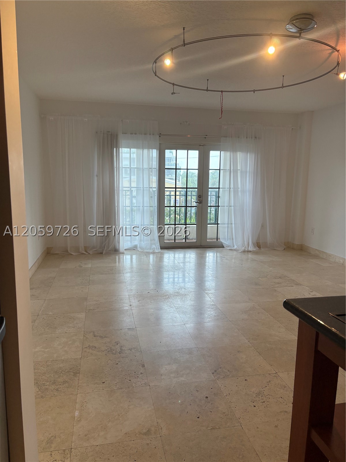 300 Euclid Ave 209 Property Photo 10