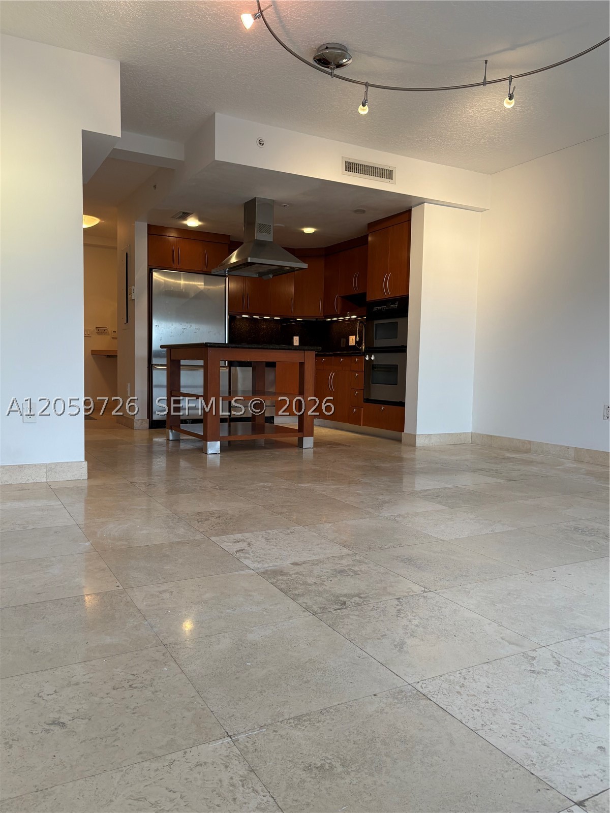 300 Euclid Ave 209 Property Photo 11