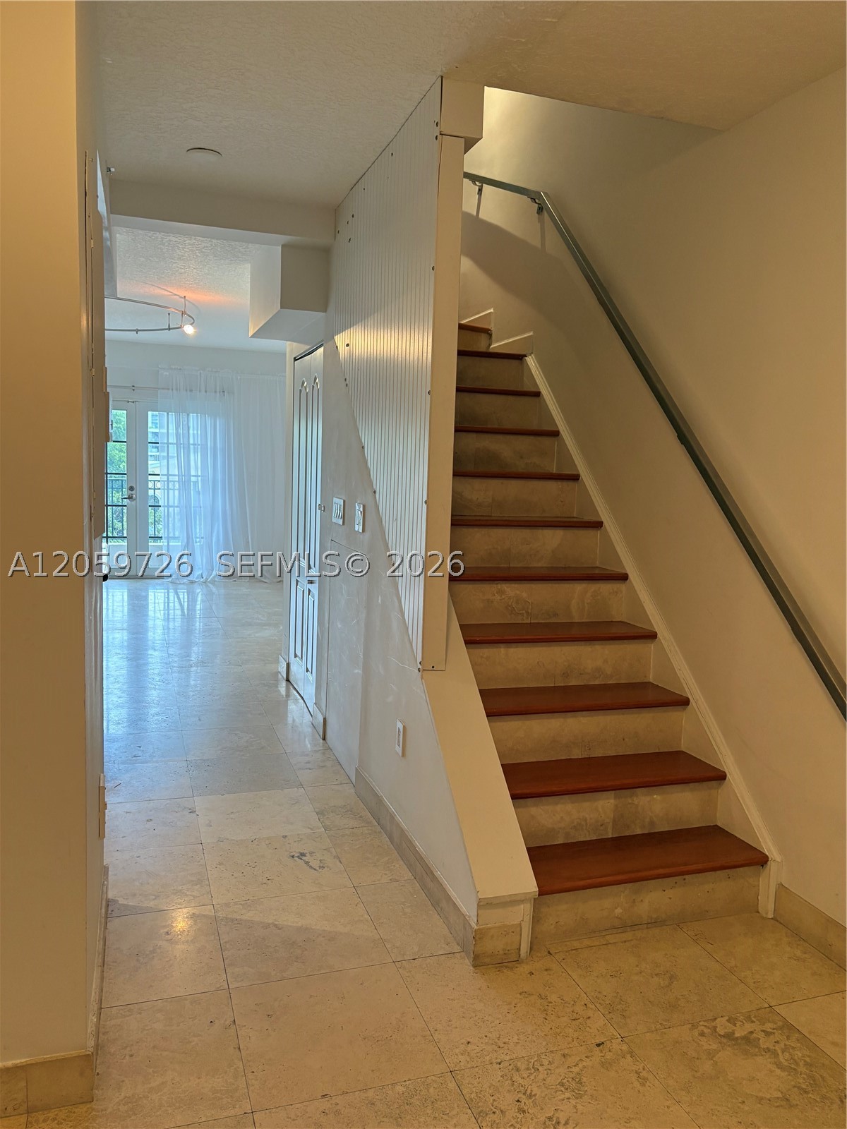 300 Euclid Ave 209 Property Photo 15