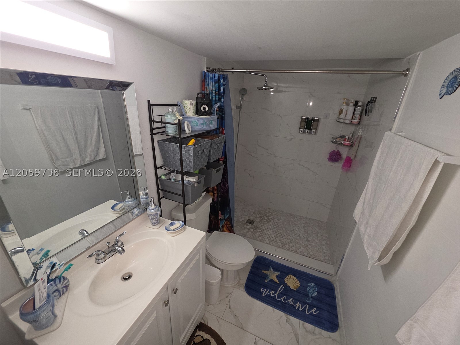 651 E 48th St Property Photo 11