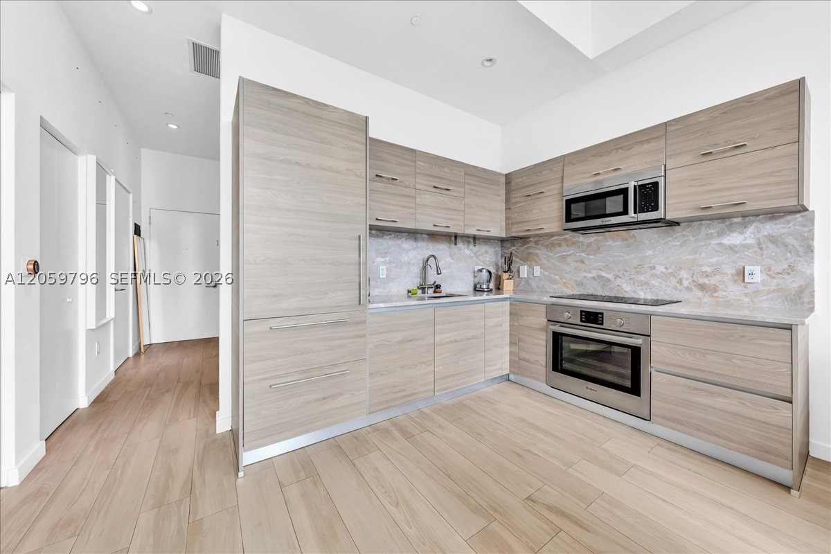 1300 S Miami Ave Uph5 Property Photo 8
