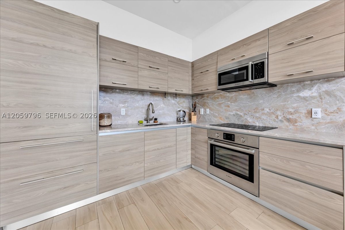1300 S Miami Ave Uph5 Property Photo 9