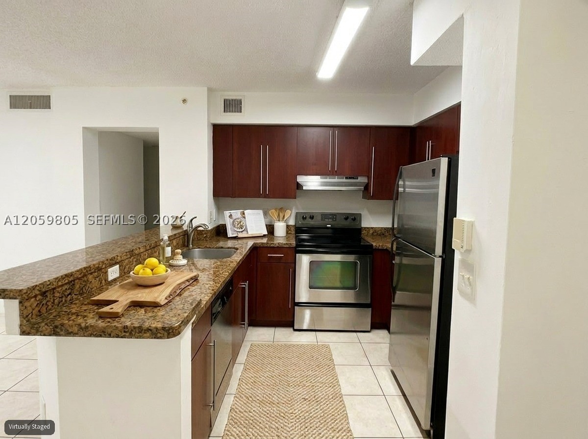 761 N Pine Island Rd 104 Property Photo 3