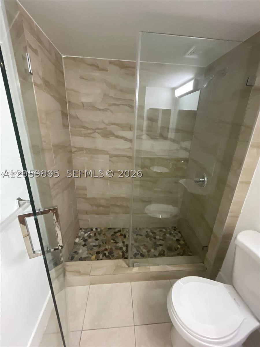 761 N Pine Island Rd 104 Property Photo 7