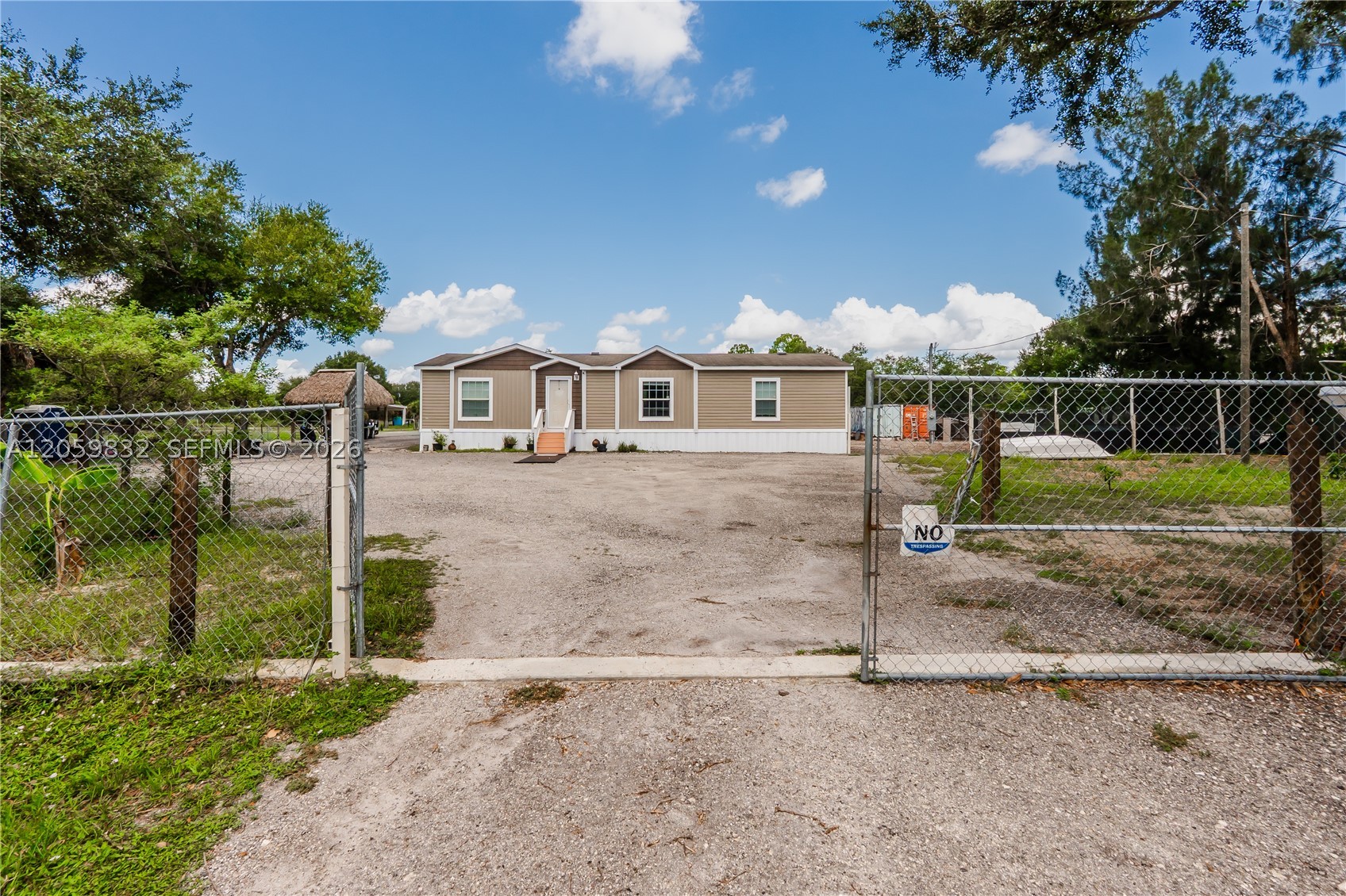 130 S Nogal St Property Photo 3