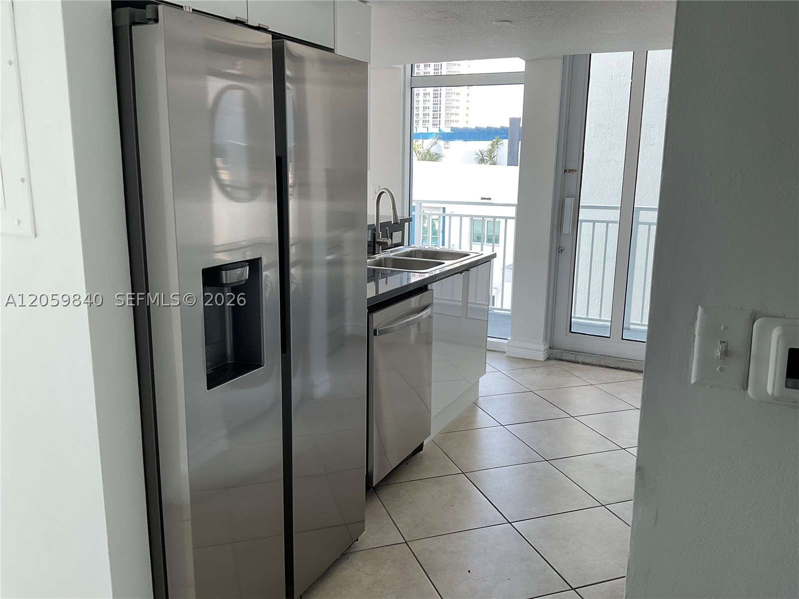 7600 Collins Ave 1008 Property Photo 4