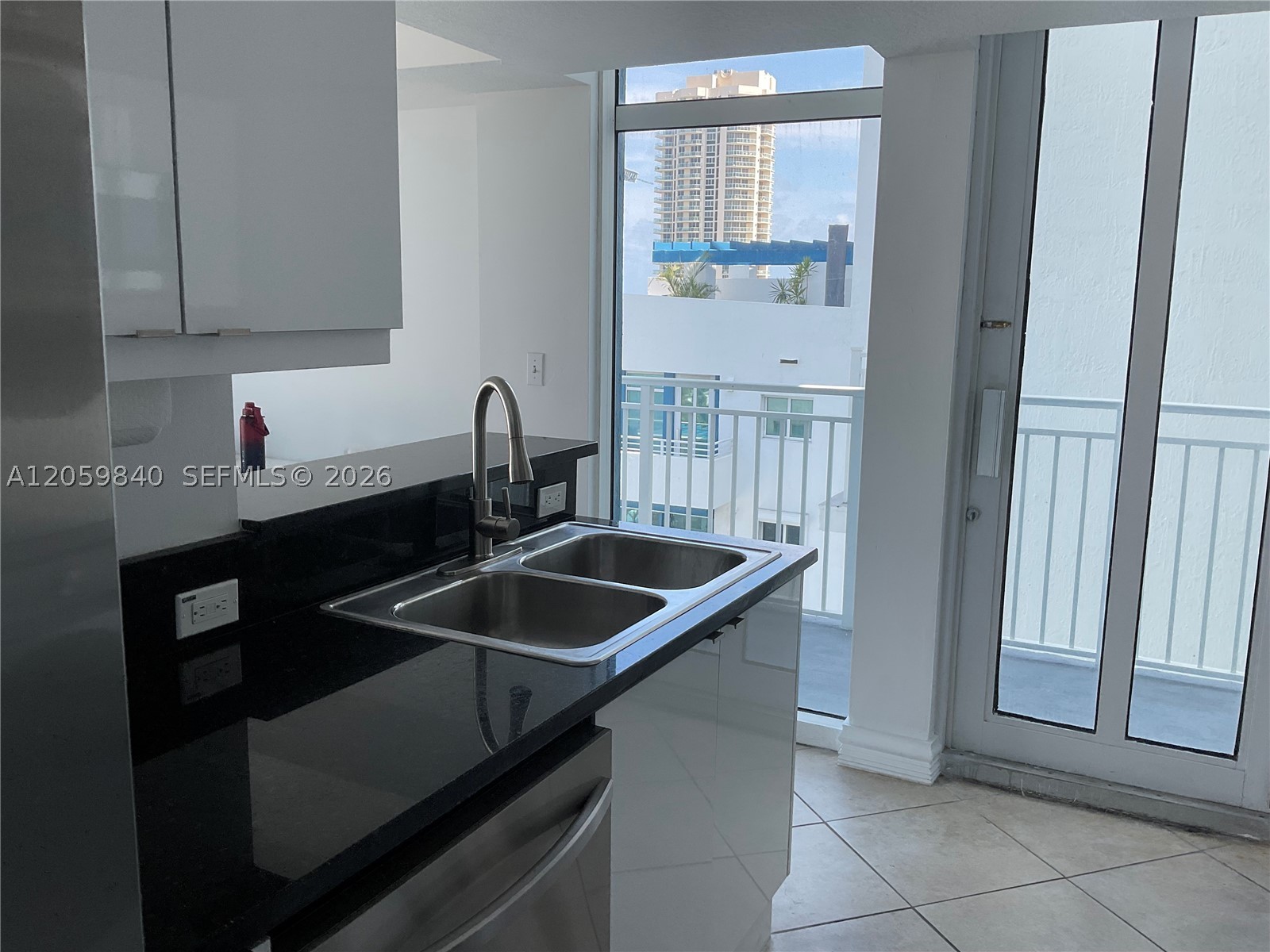 7600 Collins Ave 1008 Property Photo 5
