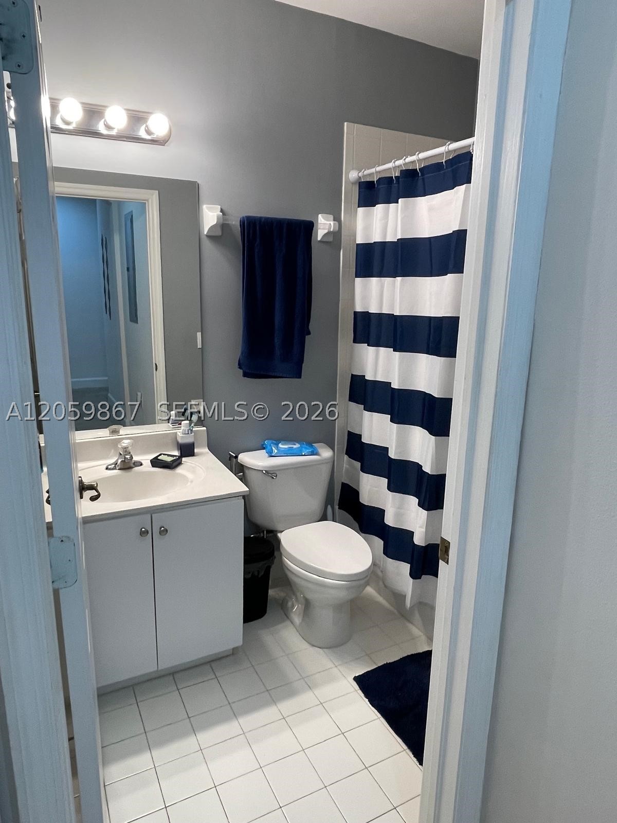 2258 Ne 42nd Cir Property Photo 4