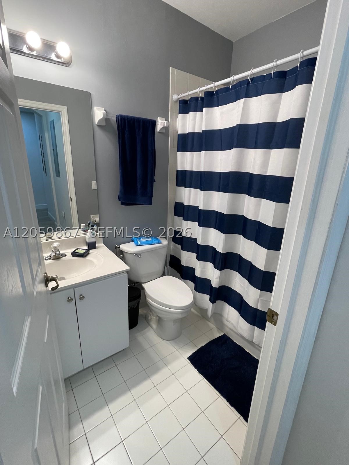 2258 Ne 42nd Cir Property Photo 5