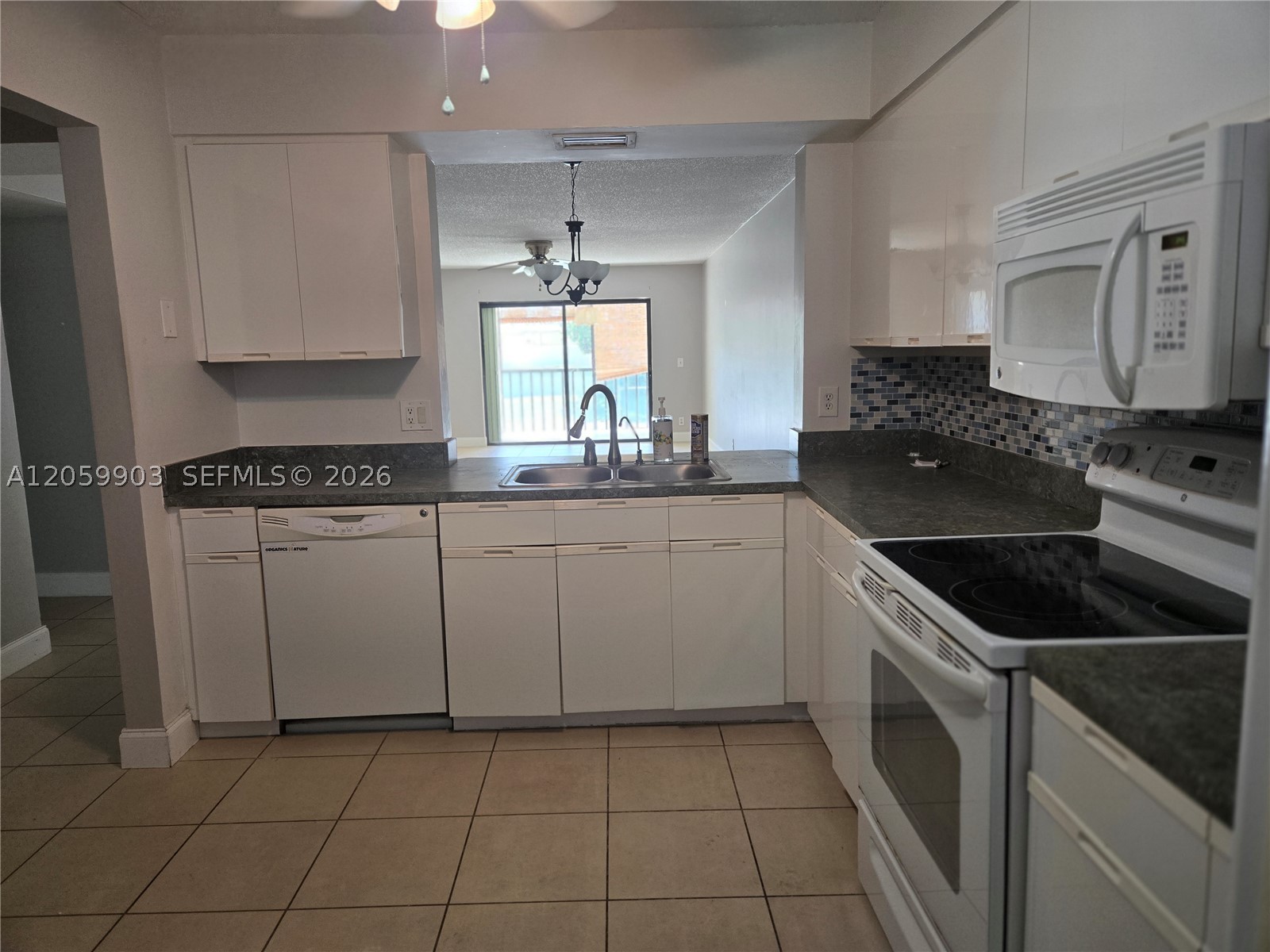 3020 Florida Blvd 203-c Property Photo 5