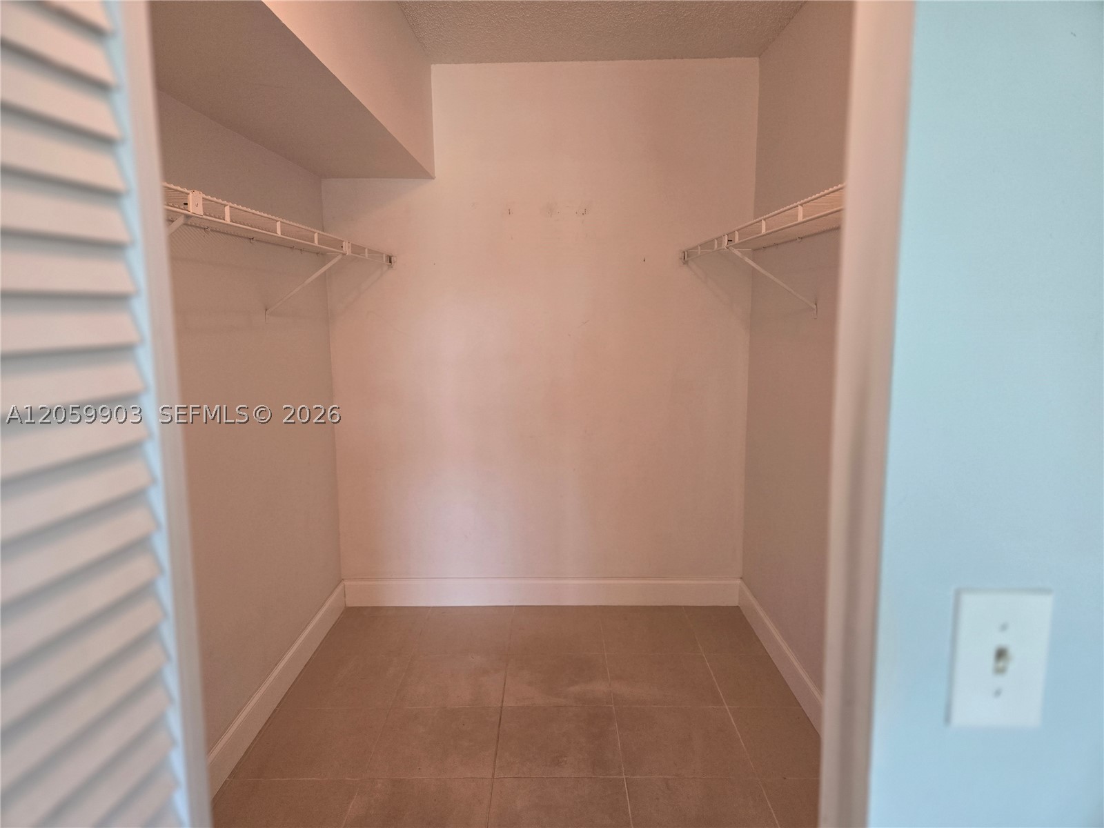 3020 Florida Blvd 203-c Property Photo 6