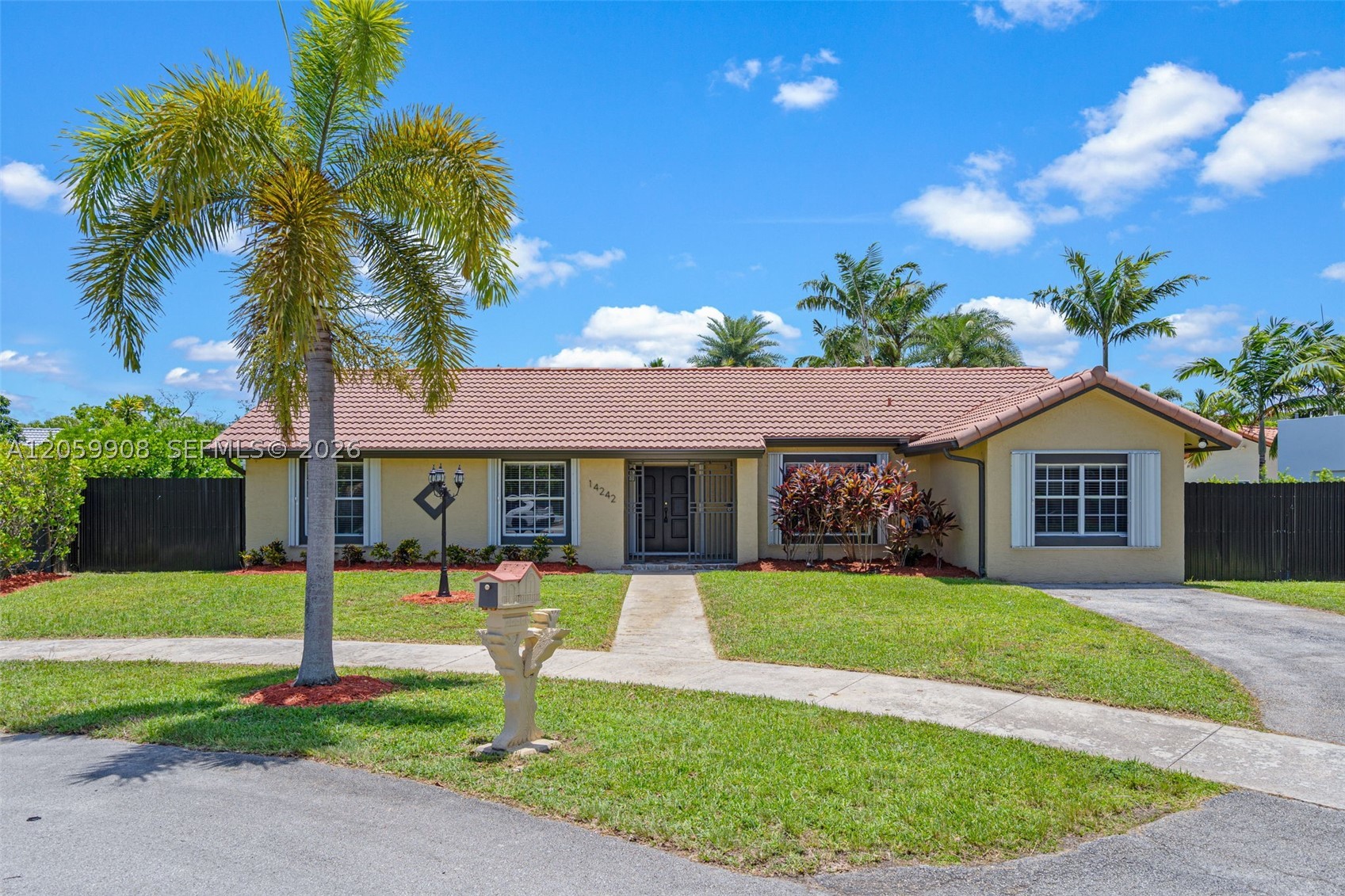 14242 SW 46th Ter