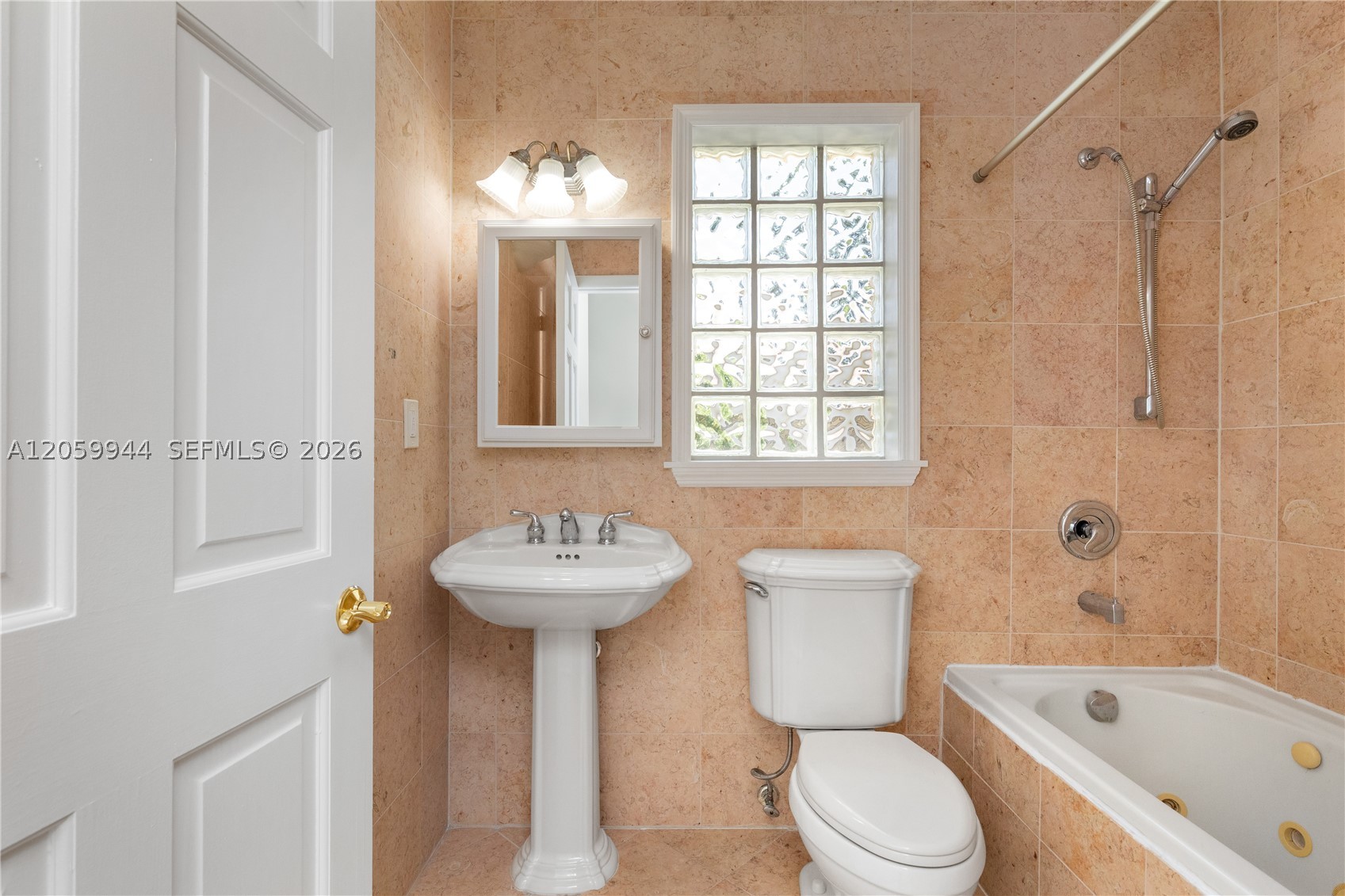 330 Coconut Isle Dr Property Photo 22