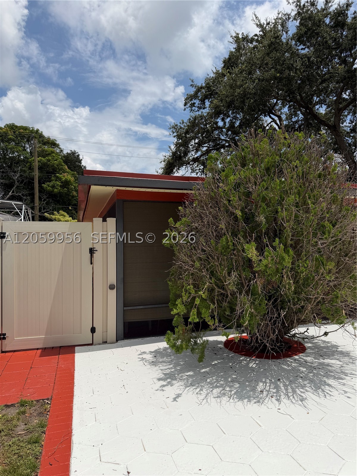 6717 Raleigh St Property Photo 6