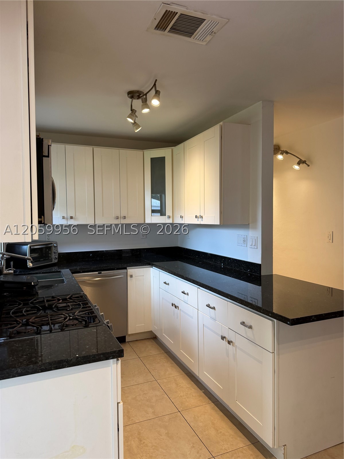 6717 Raleigh St Property Photo 8