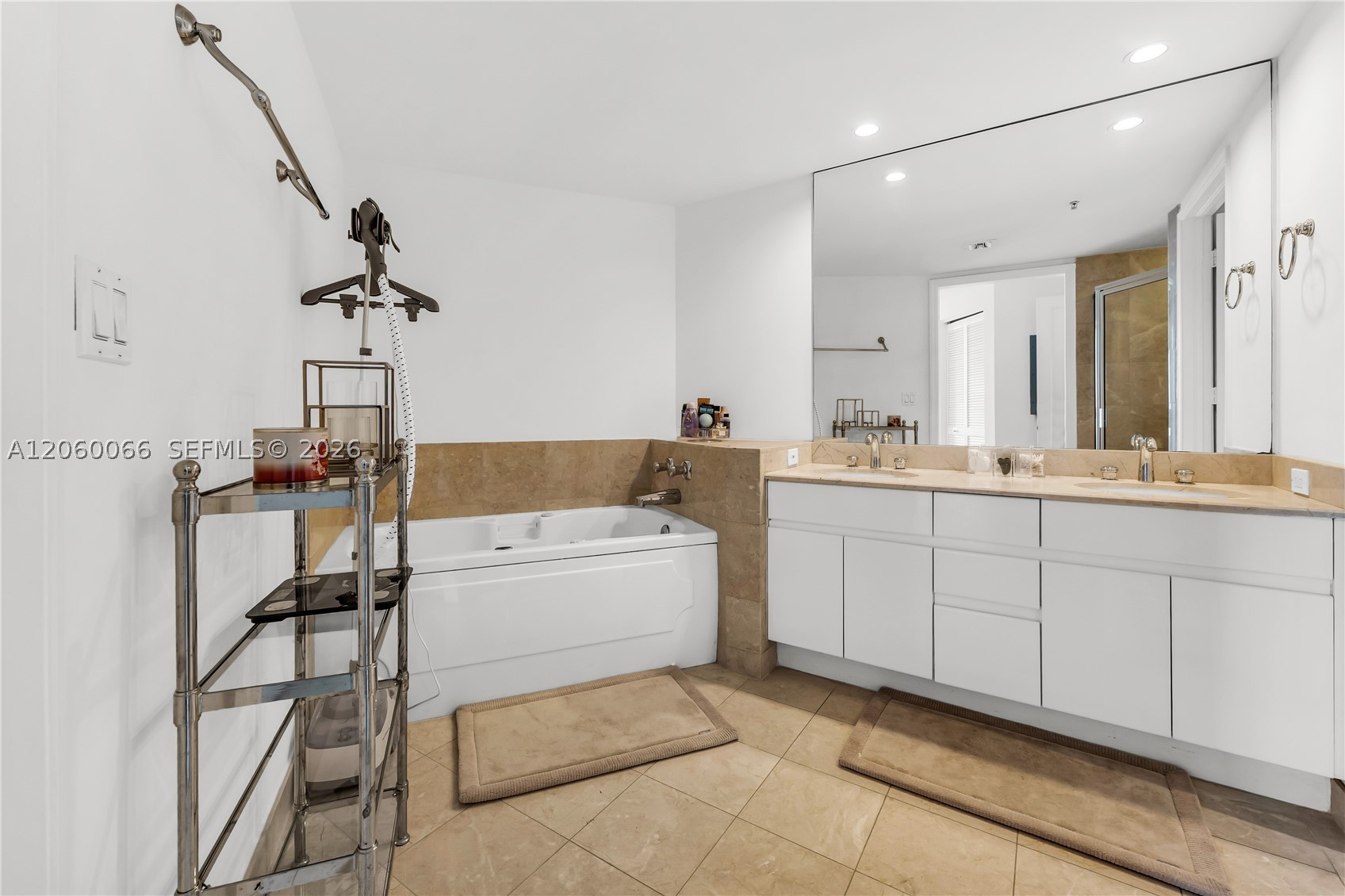 848 Brickell Key Dr 1102 Property Photo 31