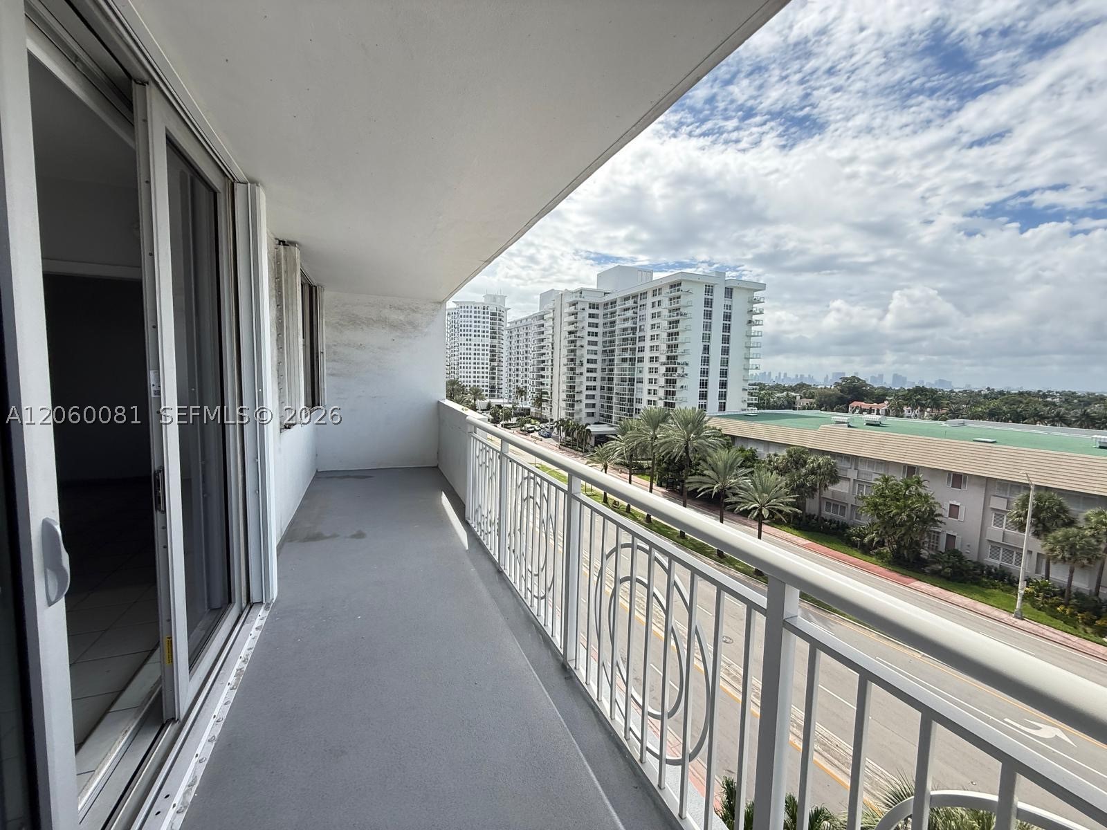 5825 Collins Ave 7b Property Photo 5