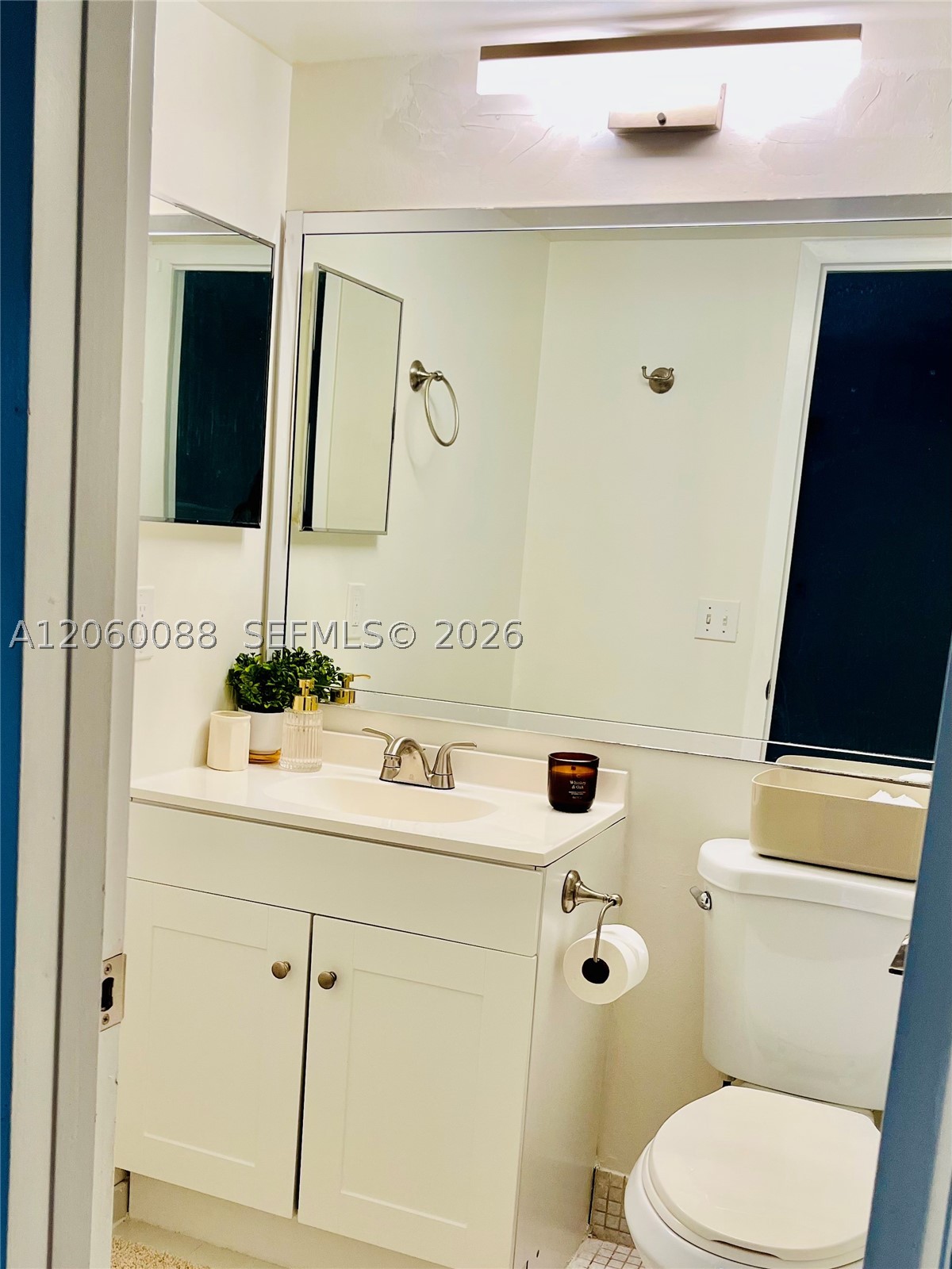 1010 Newcastle A 1010 Property Photo 13