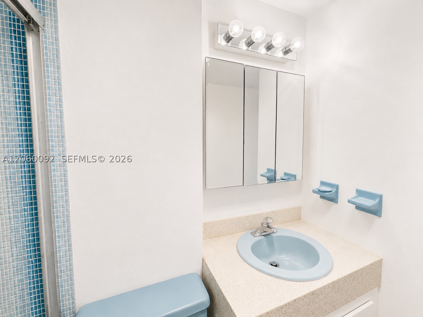 220 Kings Point Dr 211 Property Photo 15