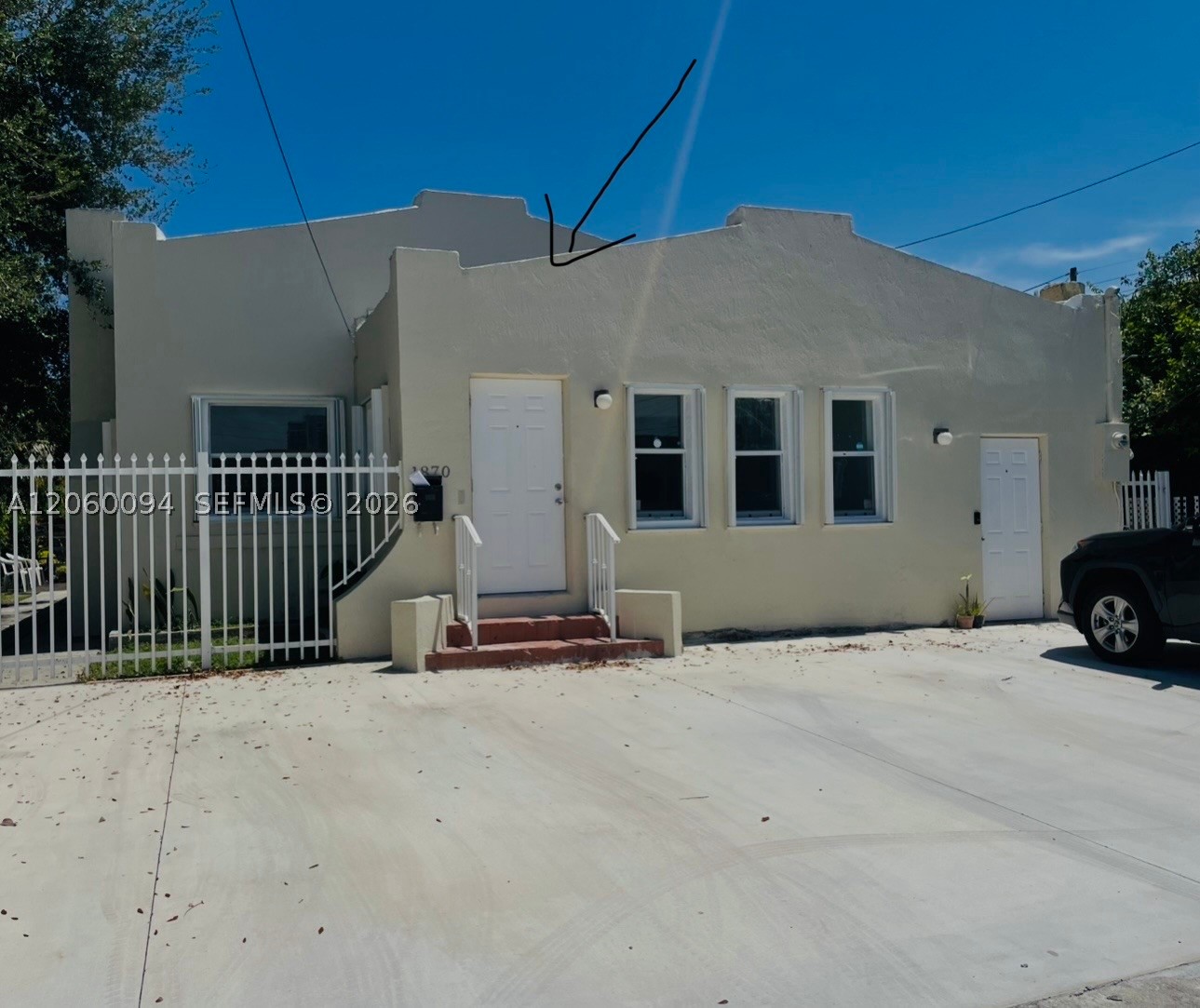 1870 NW 5th St 1 Property Photo 1