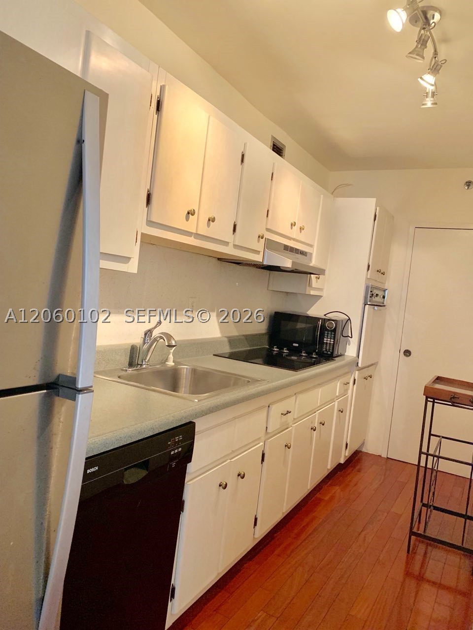 100 Lincoln Rd 427 Property Photo 4