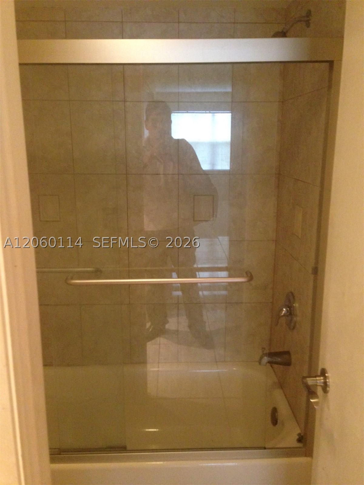 6101 N Falls Cir Dr 409 Property Photo 6