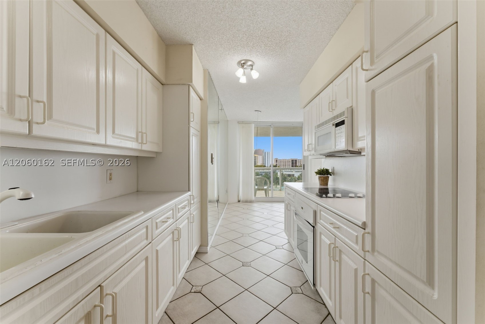 16400 Collins Ave 544 Property Photo 13
