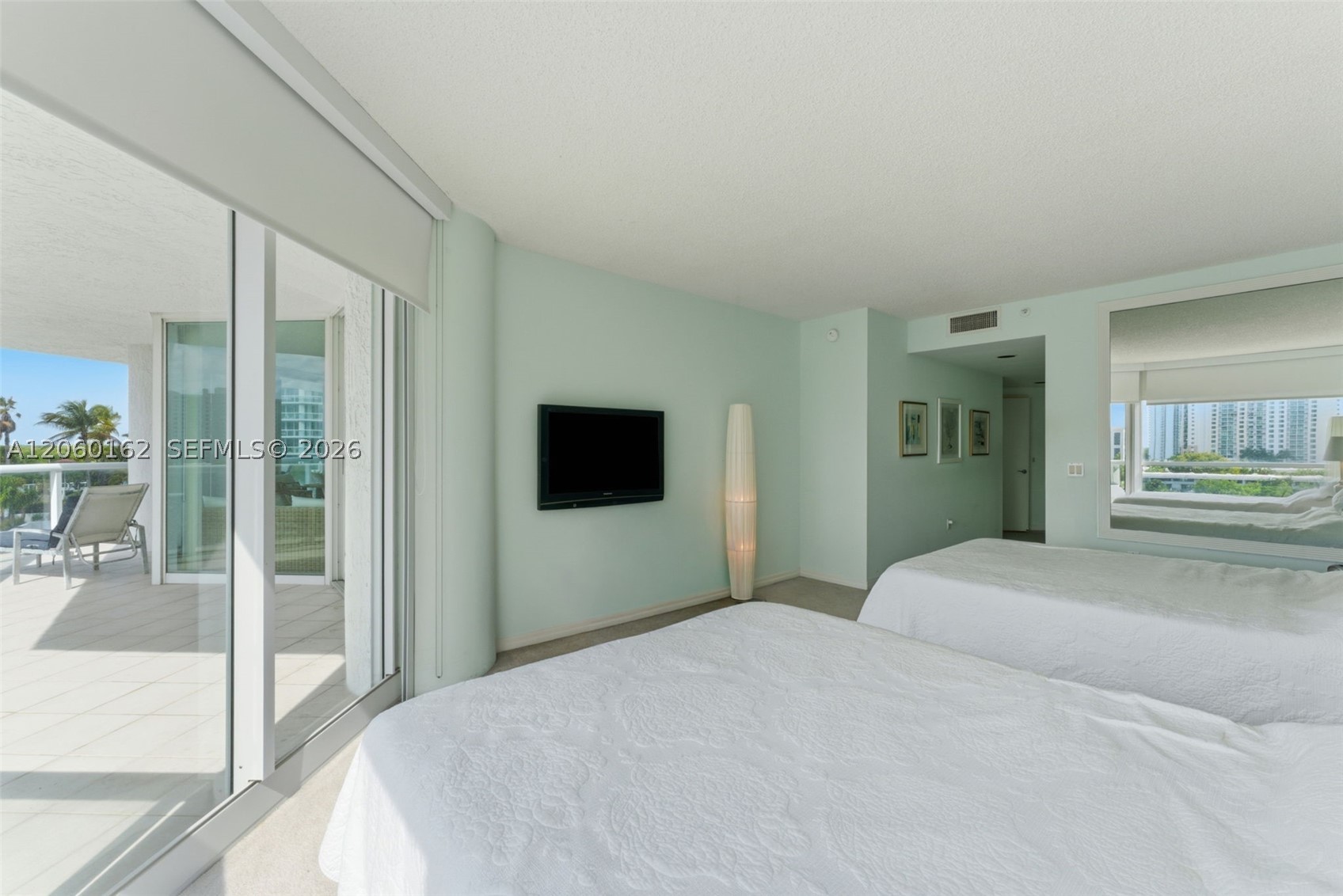 16400 Collins Ave 544 Property Photo 18