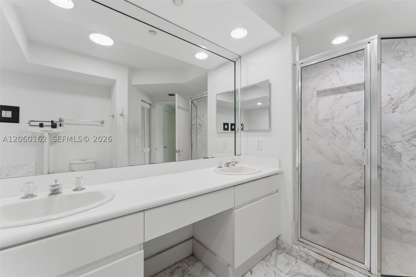 16400 Collins Ave 544 Property Photo 21