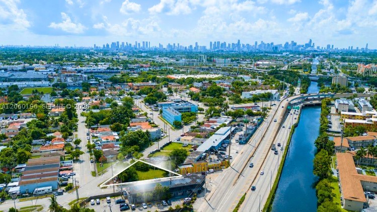 699 E Okeechobee Rd Property Photo 3