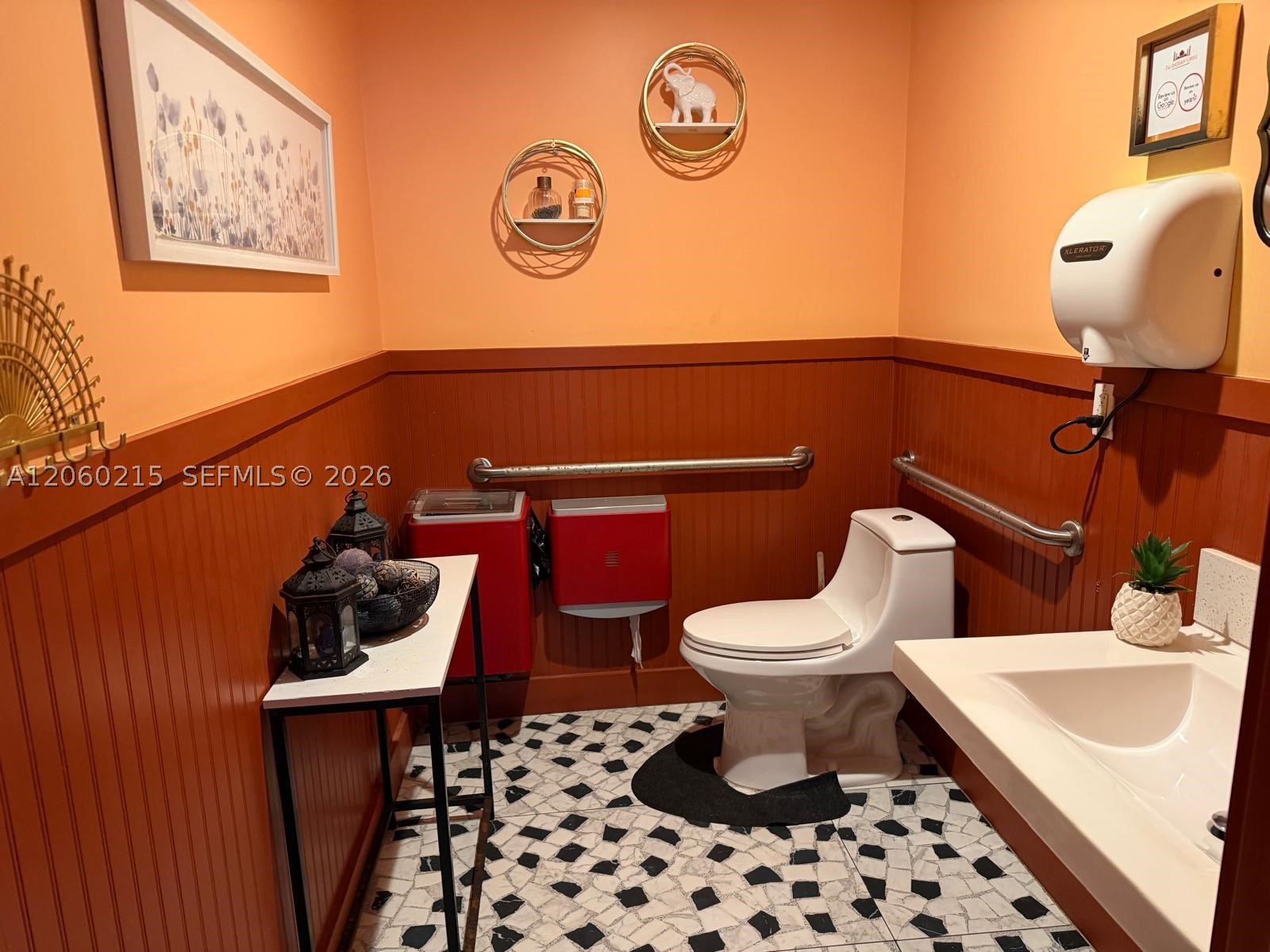 5602 S Flamingo Rd Property Photo 15
